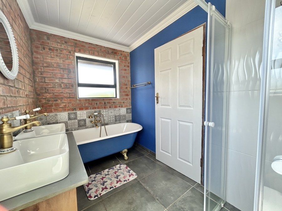 3 Bedroom Property for Sale in Paradise Beach Eastern Cape